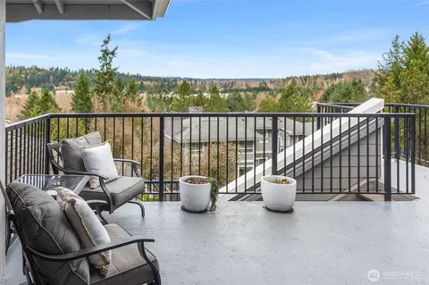12023 NE 204th Pl #E302, Bothell, WA 98011