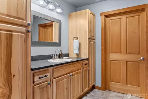 Bath - 805 Marble St, Twisp, WA 98856 photo 3 of 3