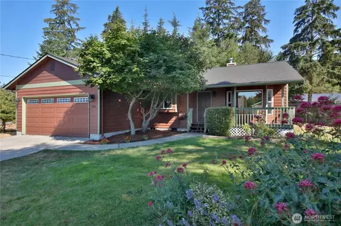 445 Mitchell Dr, Coupeville, WA 98239