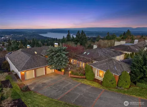 15404 SE 53rd Pl, Bellevue, WA 98006