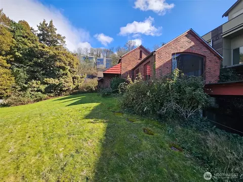 1603 Lakeview Blvd E, Seattle, WA 98102