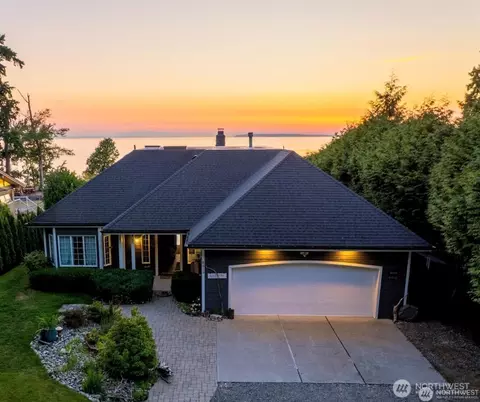 8613 Semiahmoo Dr, Blaine, WA 98230