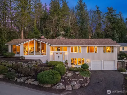 8413 SE 53rd Pl, Mercer Island, WA 98040