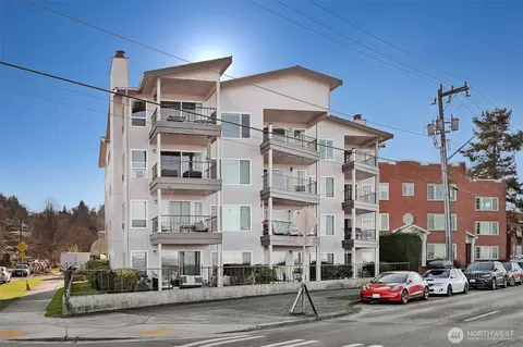2440 Alki Ave SW, Seattle, WA 98116