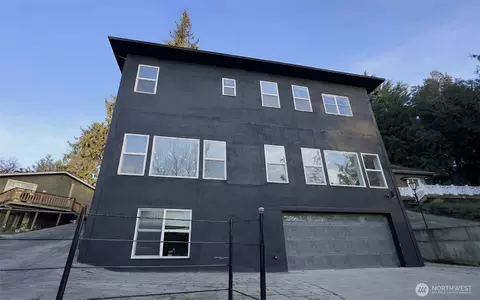 7500 NE Harborview Dr, Poulsbo, WA 98370