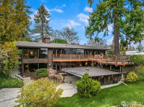17814 NE 8th Pl, Bellevue, WA 98008