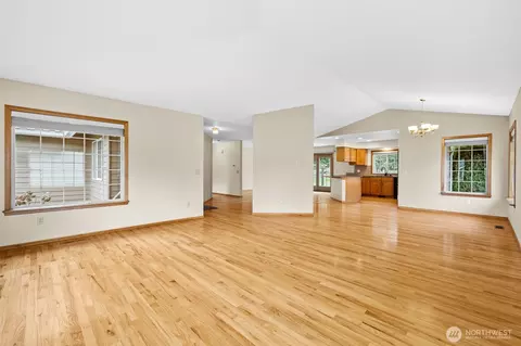 Living - 6849 Raspberry Dr, Everson, WA 98247 photo 4 of 8