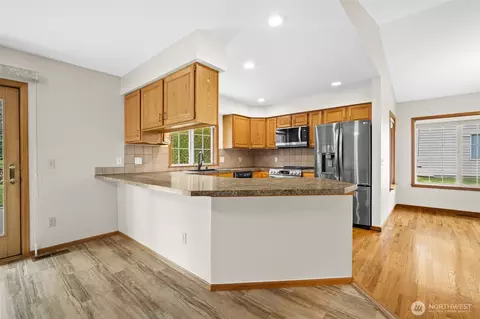 Kitchen - 6849 Raspberry Dr, Everson, WA 98247 photo 3 of 3