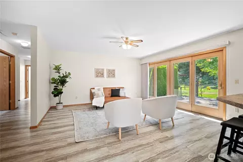 Living - 6849 Raspberry Dr, Everson, WA 98247 photo 3 of 3