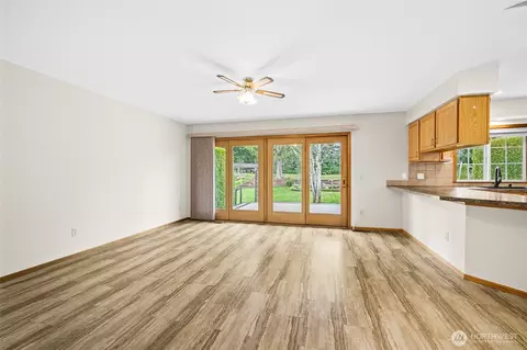 Living - 6849 Raspberry Dr, Everson, WA 98247 photo 5 of 8