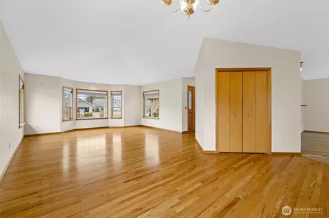 Living - 6849 Raspberry Dr, Everson, WA 98247 photo 3 of 8
