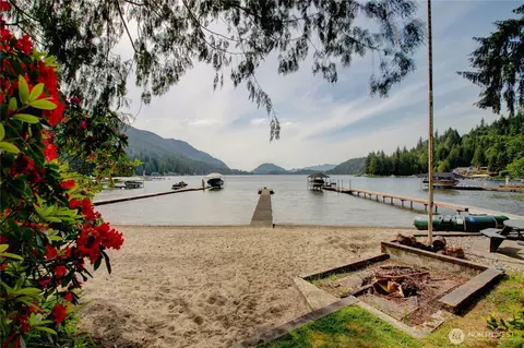 22972 Osborne Dr, Mount Vernon, WA 98274