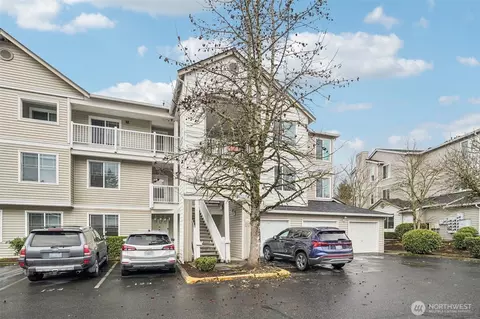 Exterior - 2009 196th St SE #C103, Bothell, WA 98012 photo 2 of 7