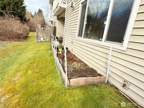 Exterior - 2009 196th St SE #C103, Bothell, WA 98012 photo 4 of 7