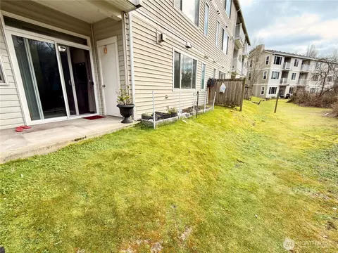 Exterior - 2009 196th St SE #C103, Bothell, WA 98012 photo 5 of 7