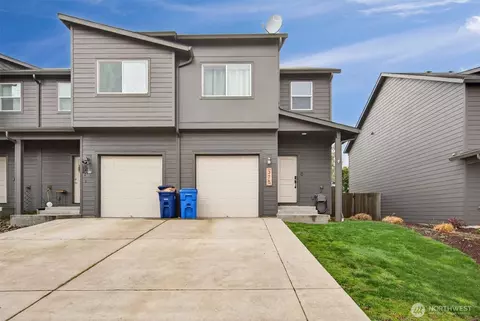 375 S 10th St, Kalama, WA 98625