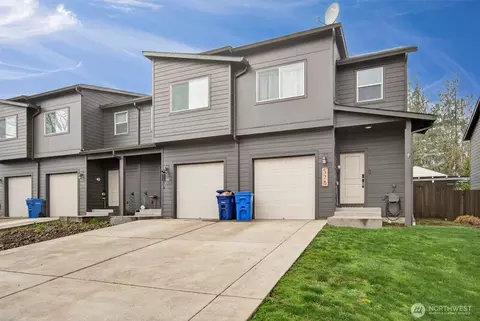 375 S 10th St, Kalama, WA 98625