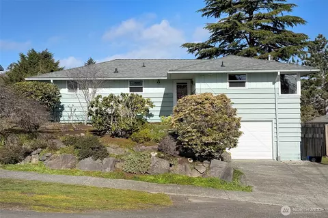 3110 SW 105th St, Seattle, WA 98146