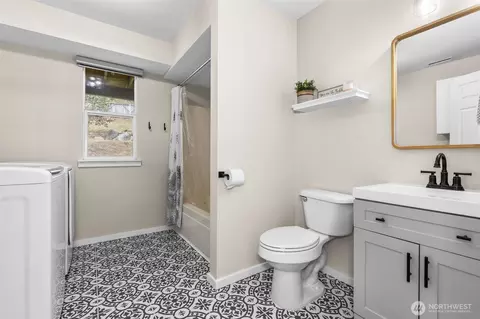Bath - 19203 71st Ave E, Spanaway, WA 98387 photo 2 of 2