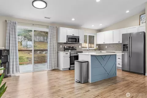 Kitchen - 19203 71st Ave E, Spanaway, WA 98387 photo 3 of 3