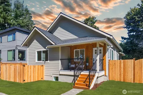 8226 Meridian Ave N, Seattle, WA 98103
