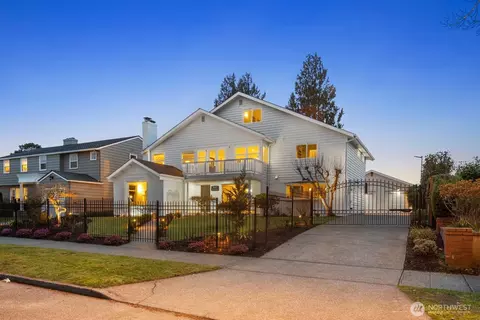 2647 39th Ave W, Seattle, WA 98199