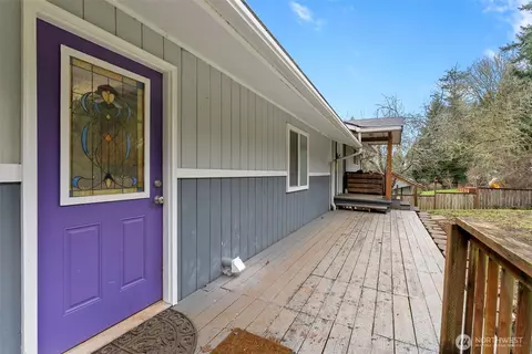 Exterior - 115 Riverview Dr, Chehalis, WA 98532 photo 5 of 8