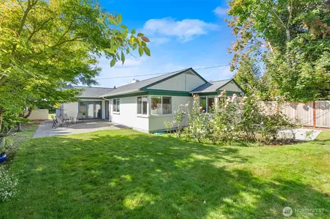 3242 Maringo Rd, Olympia, WA 98501
