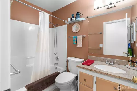 Bath - 1205 195th St, Long Beach, WA 98631 photo 2 of 2