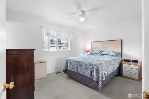 Bedroom - 1205 195th St, Long Beach, WA 98631 photo 1 of 5