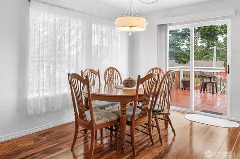 Dining - 1205 195th St, Long Beach, WA 98631 photo 1 of 1