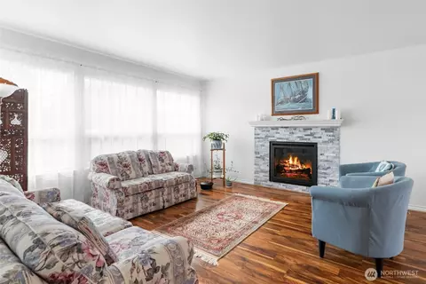 Living - 1205 195th St, Long Beach, WA 98631 photo 1 of 1