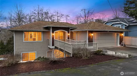 7025 14th Ave SW, Seattle, WA 98106
