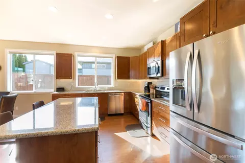 Kitchen - 271 Blue Glacier Loop, Sequim, WA 98382 photo 4 of 4