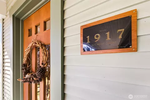 Entry Way - 1235 Isaacs Ave, Walla Walla, WA 99362 photo 1 of 4