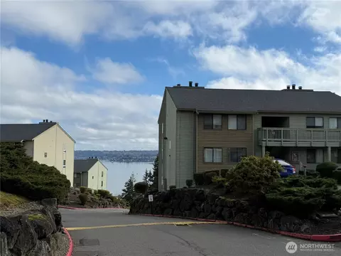1750 W Sunn Fjord Ln #G-302, Bremerton, WA 98312