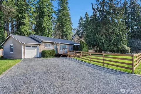 13825 Fender Dr, Lynnwood, WA 98087