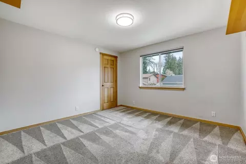 Bedroom - 9615 NE 201st St, Bothell, WA 98011 photo 2 of 6