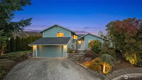 7918 W Golf Course Dr, Blaine, WA 98230