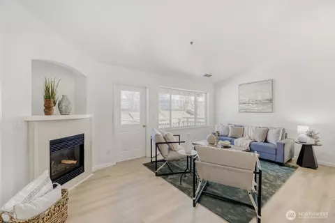 901 Marine View Dr #202, Everett, WA 98201 photo 5