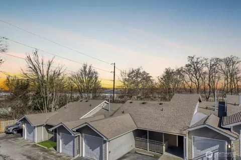 901 Marine View Dr #202, Everett, WA 98201 photo 3