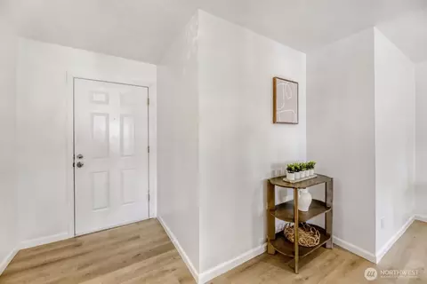 901 Marine View Dr #202, Everett, WA 98201 photo 4