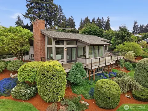 911 S 294th Pl, Federal Way, WA 98003