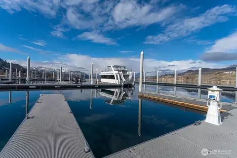 1350 W Woodin Ave #C33, Chelan, WA 98816
