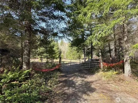 71 Elkhorn Ln, Quilcene, WA 98376