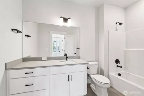 Bath - 549 Thompson Dr, Enumclaw, WA 98022 photo 1 of 6