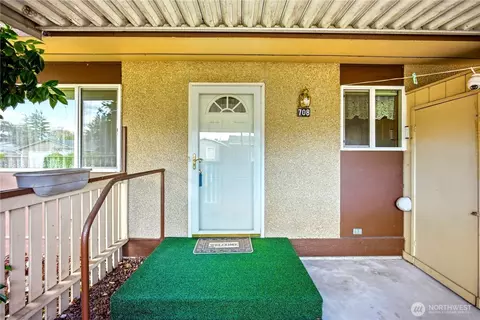 708 Marion Ln SE, Puyallup, WA 98372