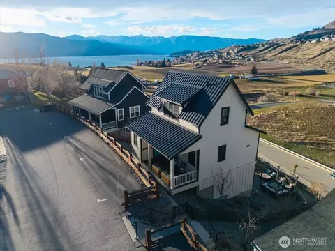 118 Porcupine Ln, Chelan, WA 98816
