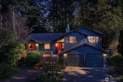 5947 Sundown Ln, Freeland, WA 98249