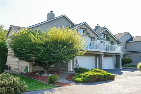 203 Parkway Dr, Manson, WA 98831